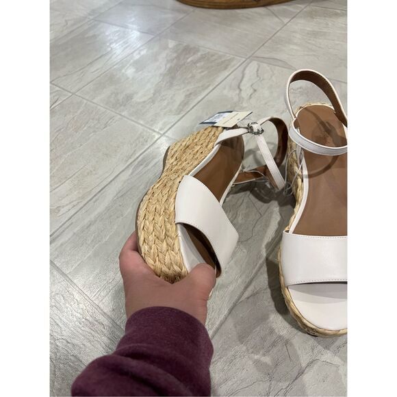 Universal Thread White Wedge Sandals Woman’s Size 11 NEW Memory Foam - Picture 8 of 12